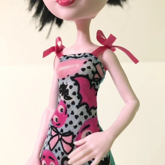 Monster High Draculaura Emoji Dress Doll - Picture 13 of 16